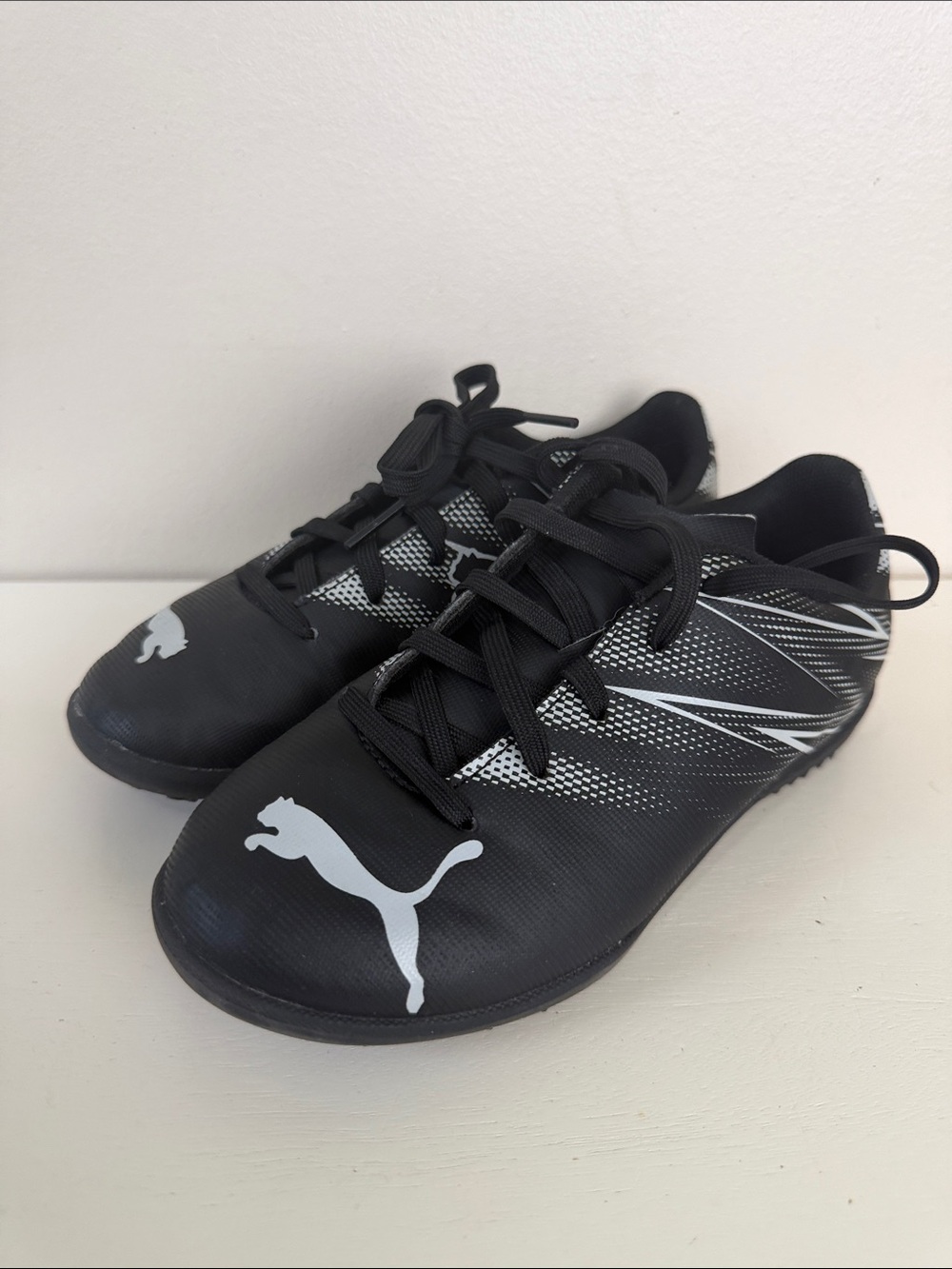 (S-2424) Puma Black with White Logo Soccer/Training Shoes, Size: 1